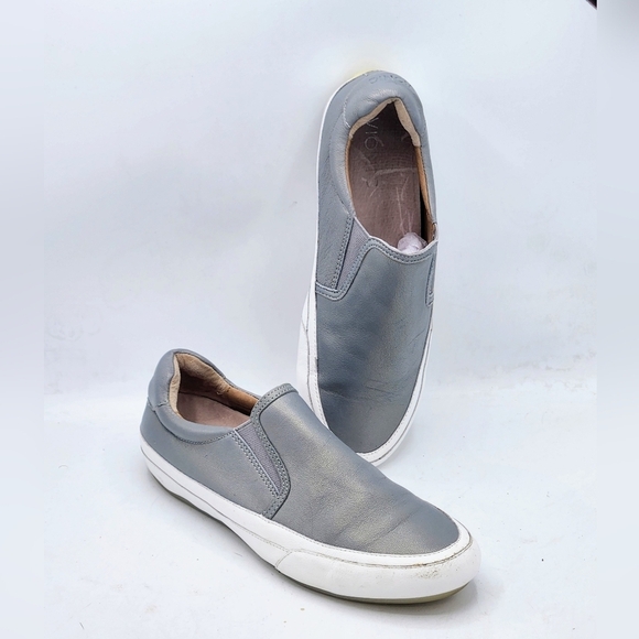 Vionic April Gray Silver Leather Flats Loafers Slip-On Sneakers Size 7.5 - Picture 2 of 16